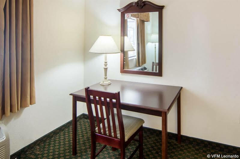 Econo Lodge Weatherford Εξωτερικό φωτογραφία